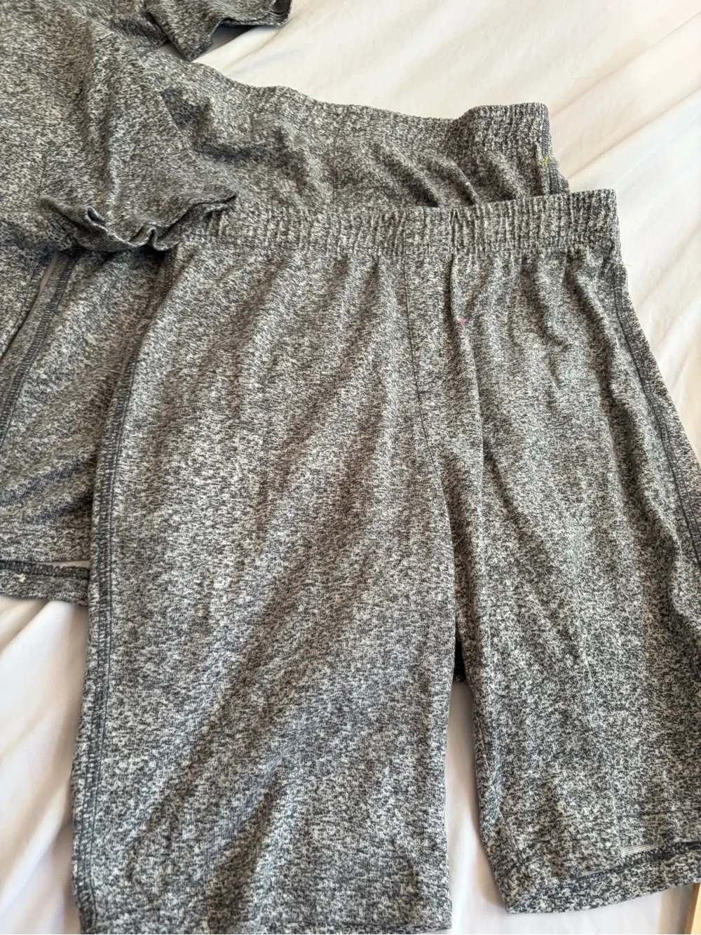32 Degrees Kids Gray Heather Short Sleeve Pajama Set - Top & Shorts